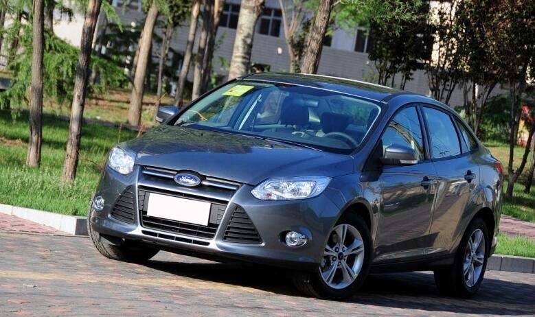 6万公里车况正“年轻力壮”的12款三厢福克斯5万多划算吗