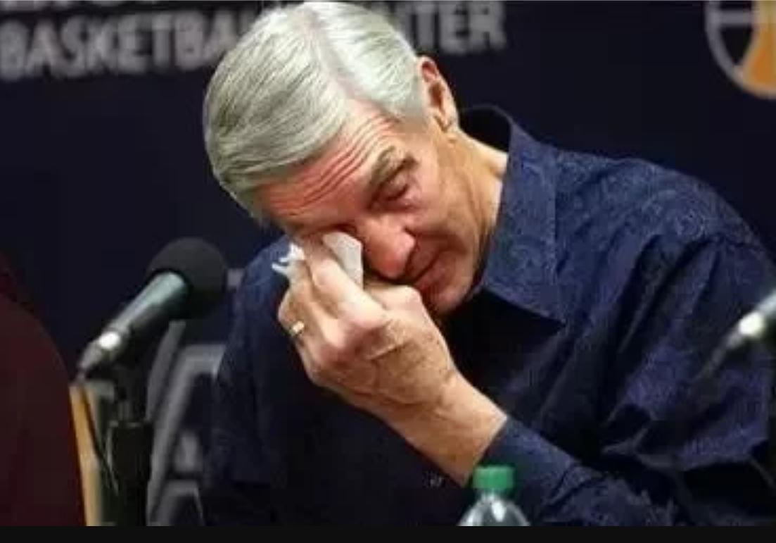 杰里·斯隆，是伟大球员，更是伟大的教练，退役了三件球衣号码