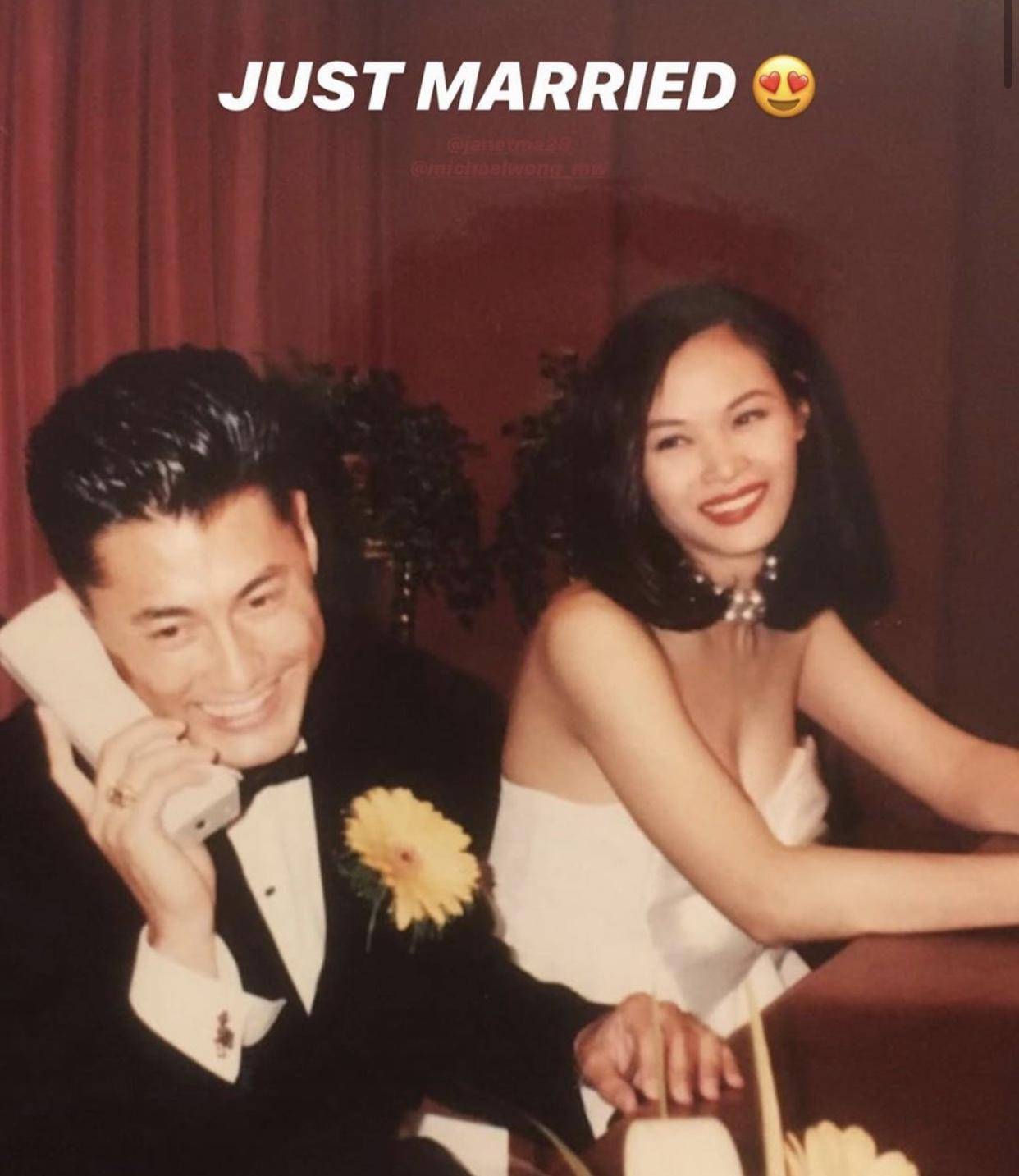 甜蜜！香港著名演员庆与太太结婚28周年，两个女儿外貌身材出众