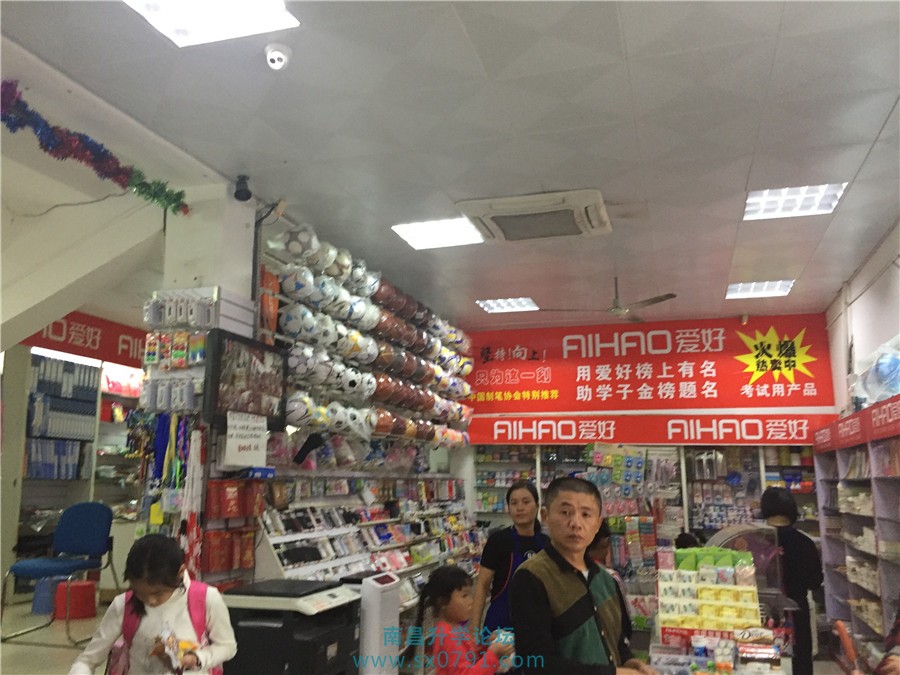 走进校园小学生们的笑容天真烂漫,走进南昌红谷滩新区实验学校