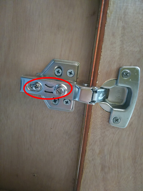 柜门铰链螺丝刀松动固定神器,柜门上的螺丝拧不下来怎么办