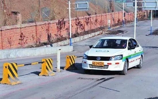 驾考科目一全程考试技巧,科目一驾校培训模拟题