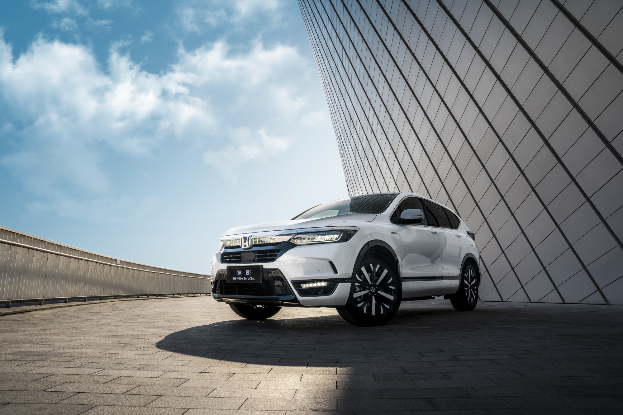 本田皓影和宝马x3哪个好,皓影和宝马x3