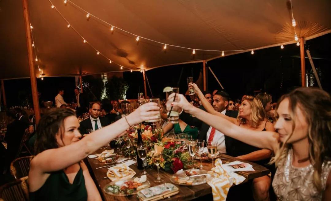 烧烤店冬天怎么生存增加什么特色,为什么冬天烧烤店生意差