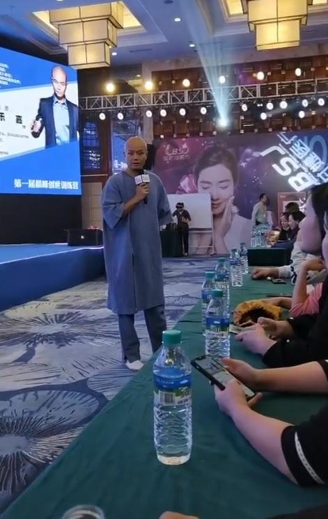 主持人乐嘉酒后上节目与评委吵架,主持人乐嘉近况曝光