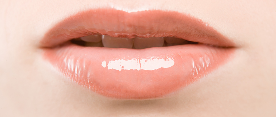 嘴唇干裂有灼热感是什么原因,嘴唇干裂疼痛的厉害是什么原因