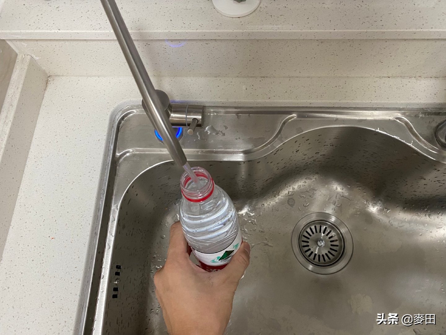 健康饮水新型净水器,饮水健康关注饮水安全