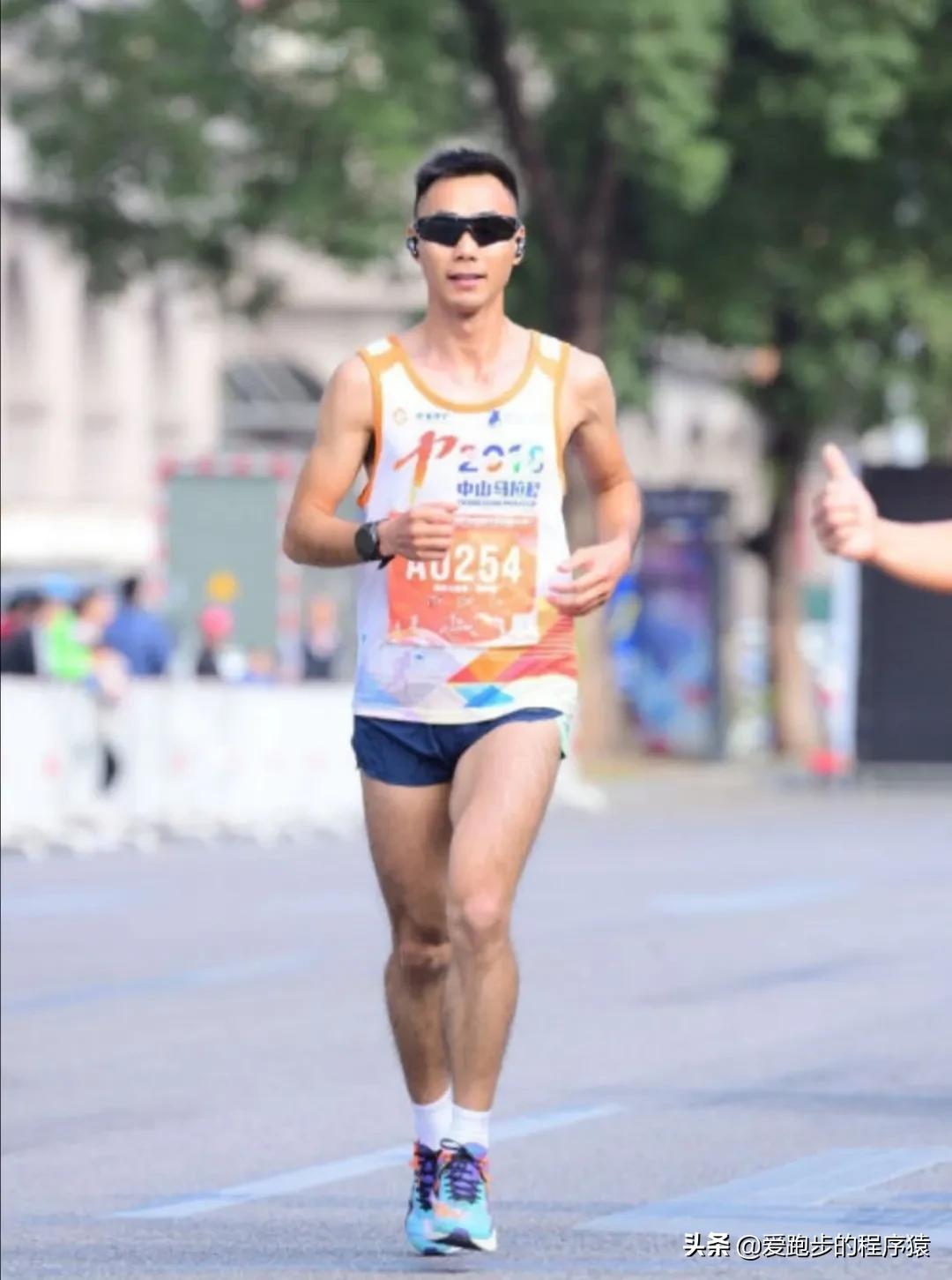 冬天一跑步腿就酸痛,冬天跑步小腿酸痛怎么回事