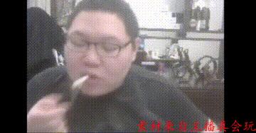 英雄联盟公认的事件,所有老玩家全体起立是什么梗