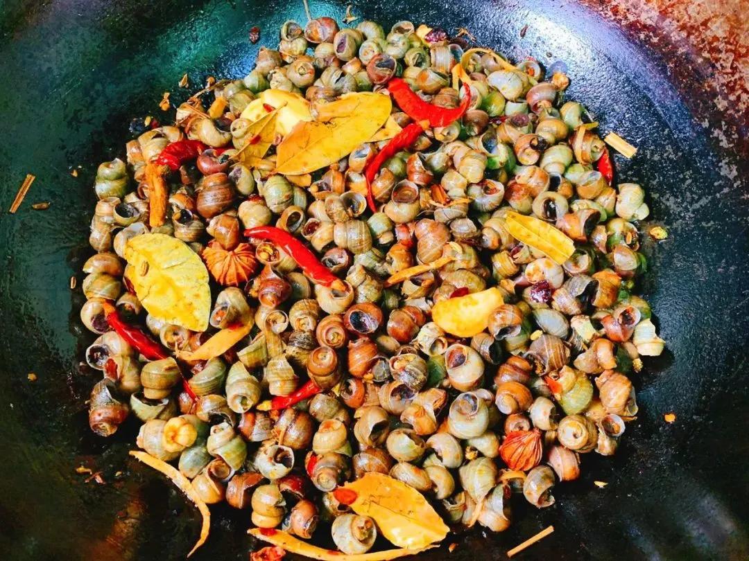 田螺怎么洗最快吐沙最干净,田螺洗干净后还是沙沙的