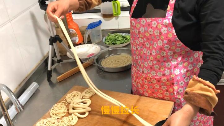 家常拉面简单做法不醒面,十分钟就能做拉面的方法教程