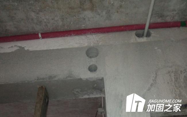 梁上打孔加固补救办法,梁钢筋被打断最好的加固方法