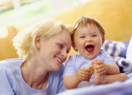 新生儿可以晒太阳吗出生8天,新生儿宝宝可以晒太阳吗