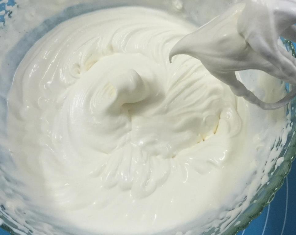 怎么用不加糖的纯牛奶做的奶油,用牛奶做奶油是液体怎么办