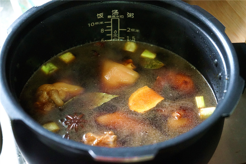 猪蹄炖了三个小时,猪蹄如何炖得又软又烂