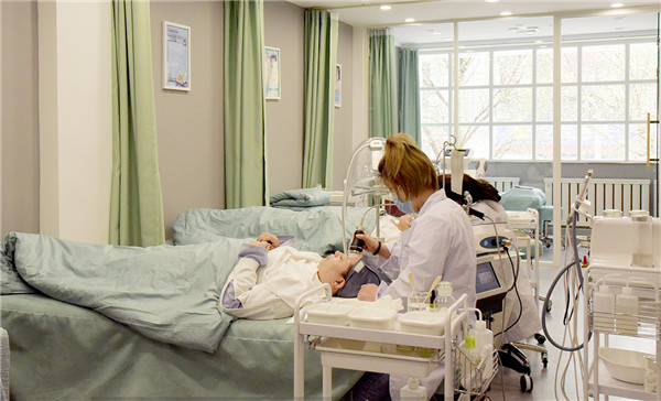 z世代带动美妆品牌年轻化,z世代对于科技的想法