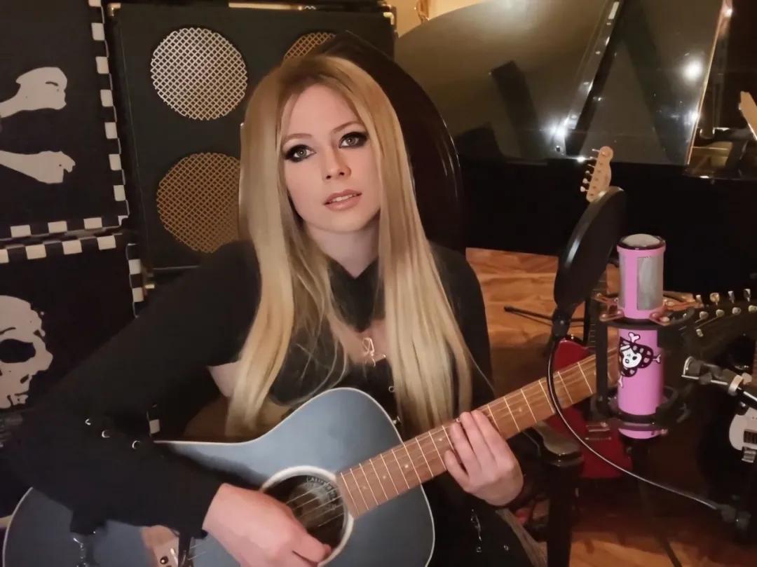 碧梨霉霉颁奖,霉霉midnight首周成绩