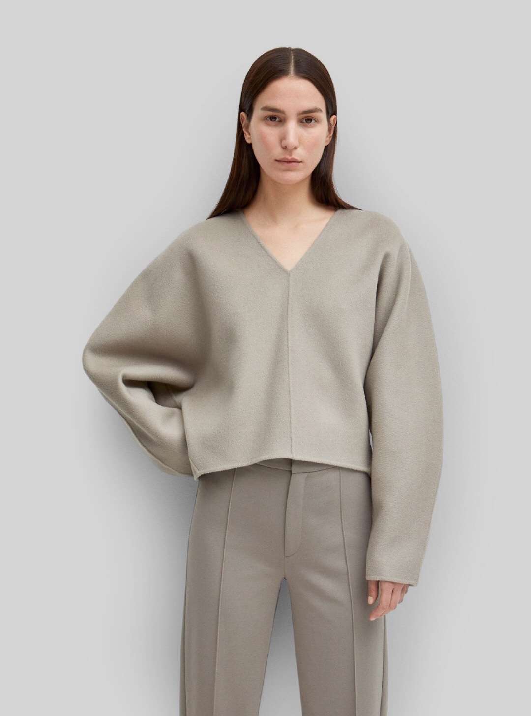 完美通勤穿搭｜18个性冷淡风极简主义品牌