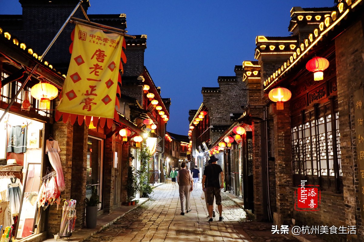 镇江美食三茅宫地锅鸡,镇江美食推荐锅盖面