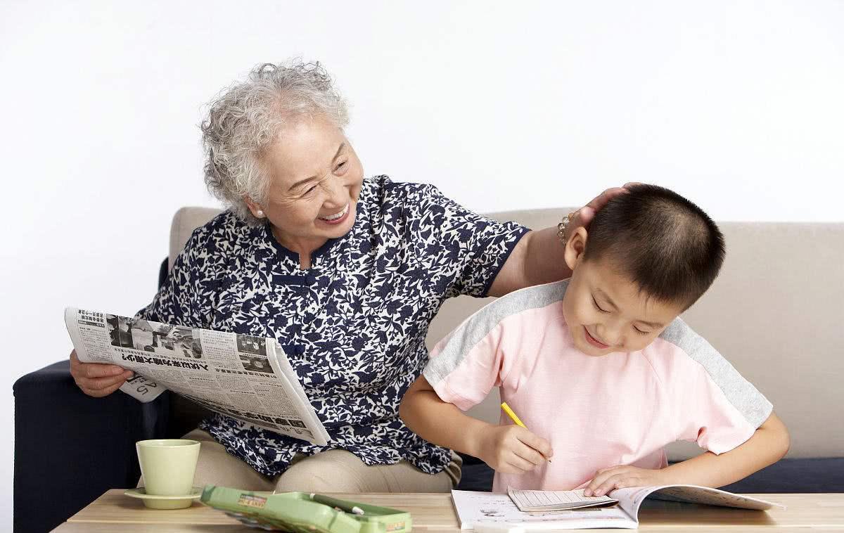 6个月喂米糊还需要喂粥吗,六个月宝宝喂大米饭会怎样