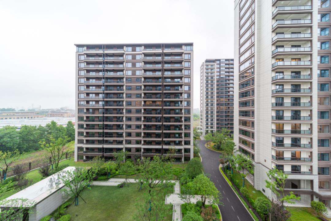 赚了！杭州一新中式小区实景颜值惊人，装标板块封王