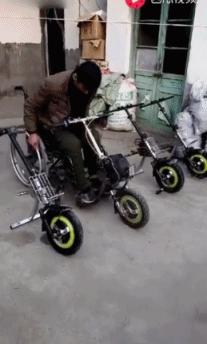 别人飙车一路火花带闪电,别人赛道飙车