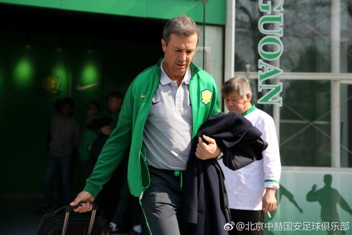 球迷怀念施密特,如何评价施密特