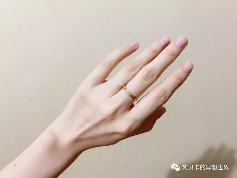 这些东西买的时候肉痛却天天用，她们说值了