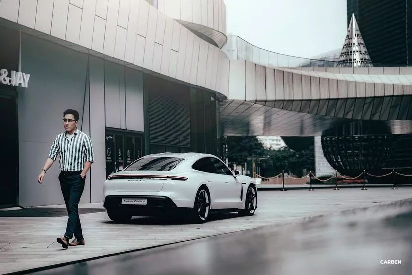 罗永浩的手下败将,摇身一变成为格力董明珠的接班人?