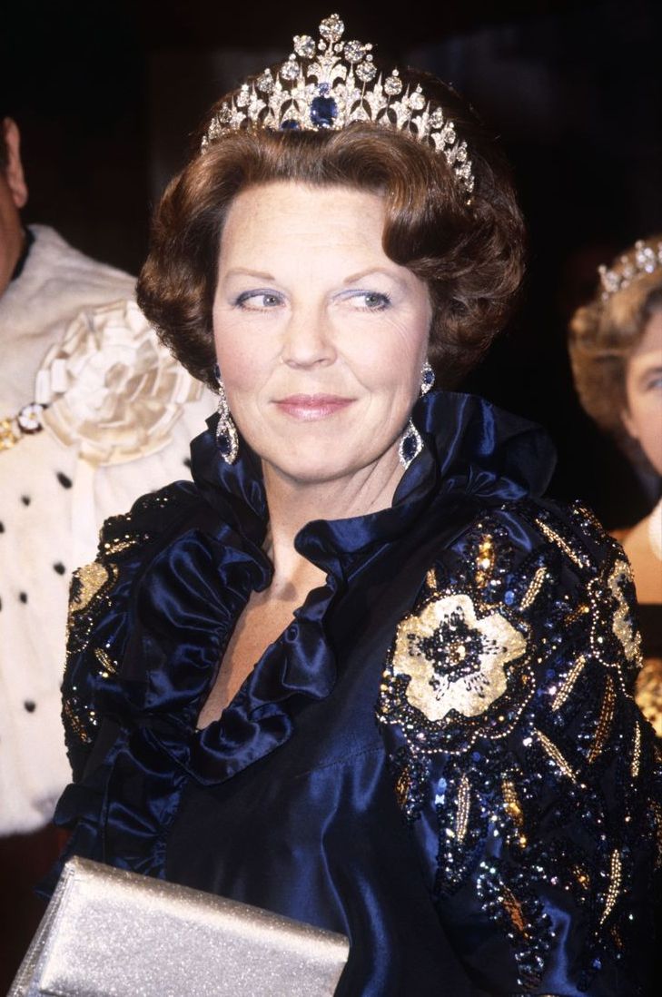 欧洲女性宫廷超大帽子,欧洲中世纪女性头饰