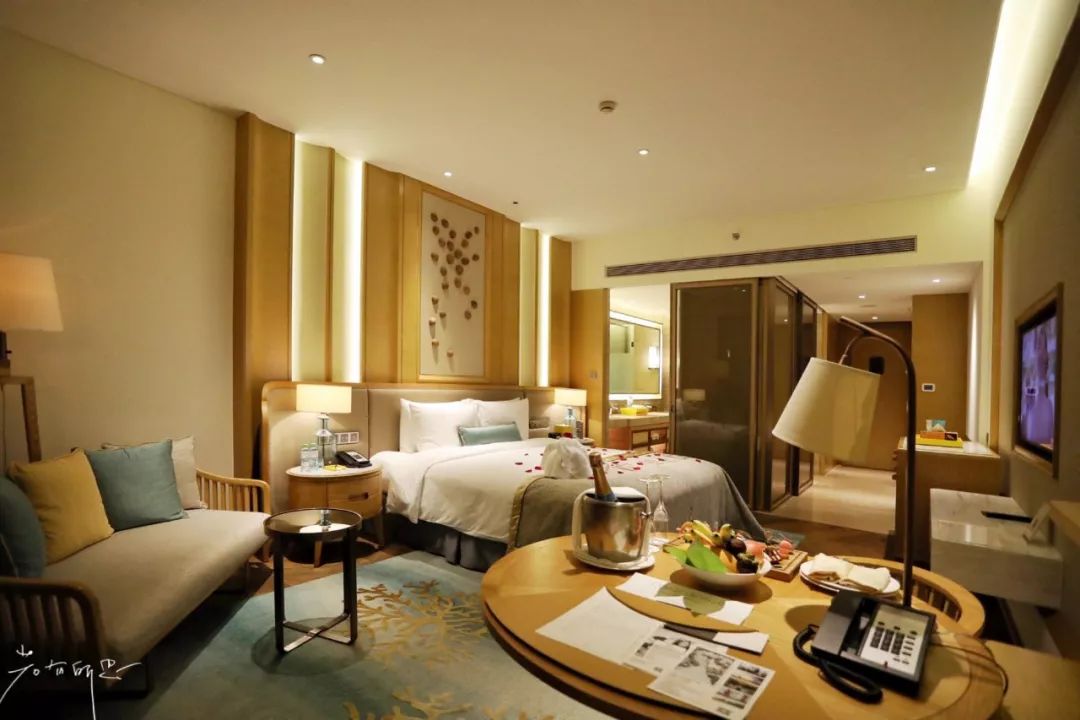 上海去三亚飞到哪里比较划算,上海飞三亚旅游