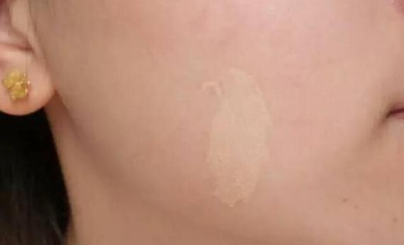 适合干皮的小仙女们的那些粉底