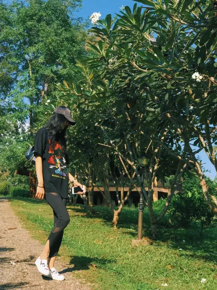 女人圆脸发型和方脸哪个更抗老,适合圆脸方脸女生的发型短发