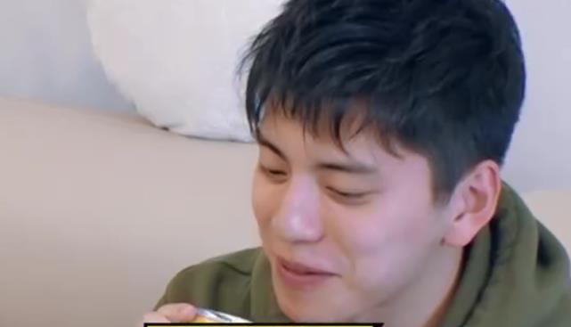 林允爸爸认定了王大陆做女婿,放话要两人结婚,王大陆都不敢说话