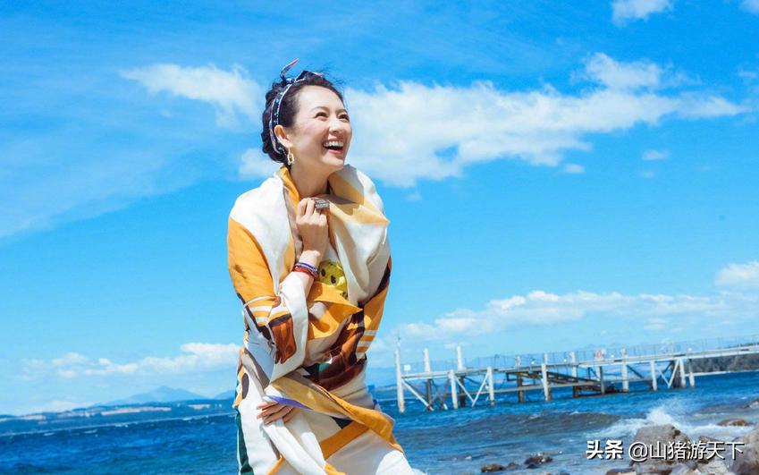 中国大妈为什么有丝巾,为什么大妈出去旅游都要戴丝巾