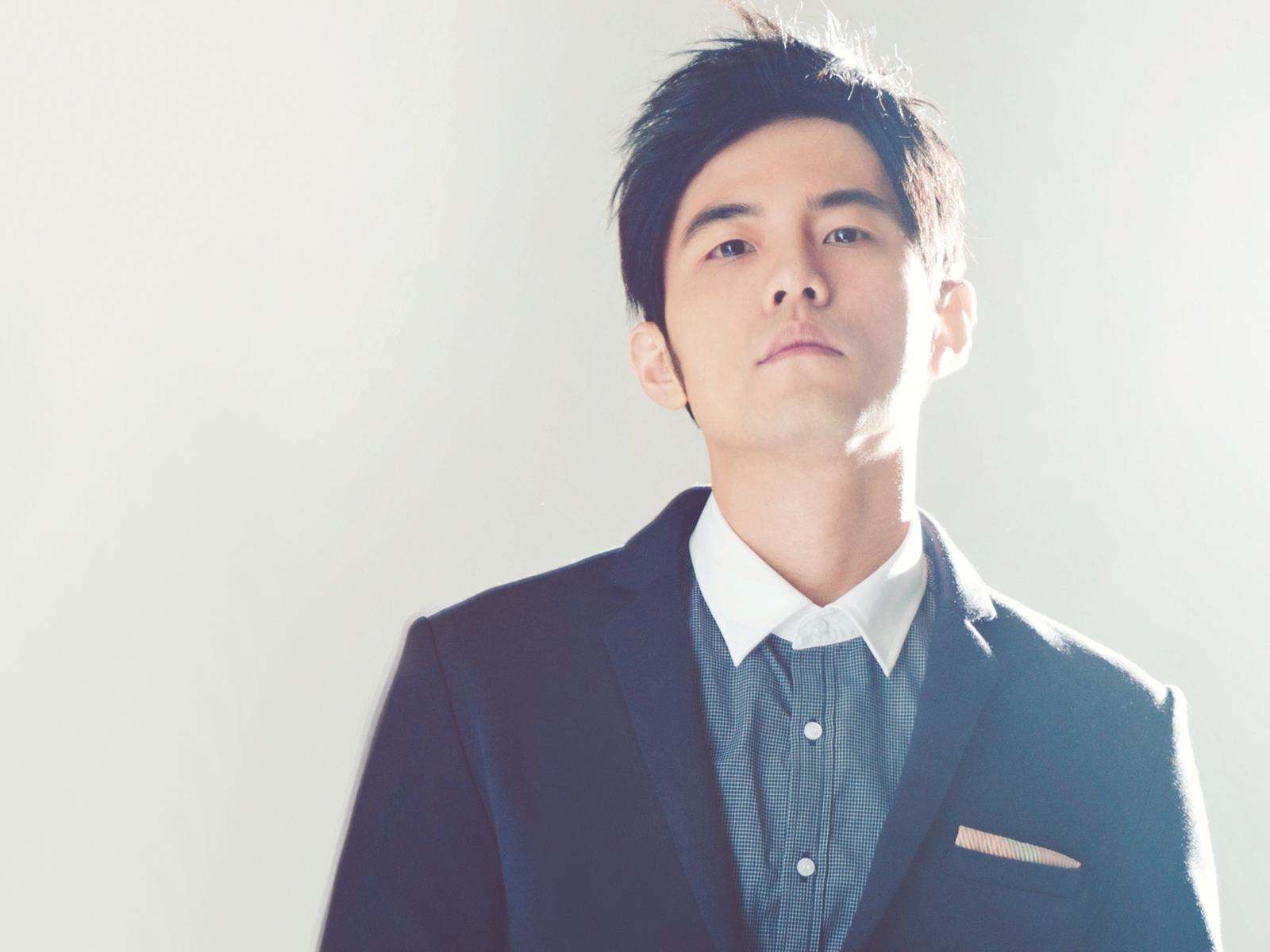 摘掉“有色眼镜”看许嵩:做他的歌迷,真的很惨