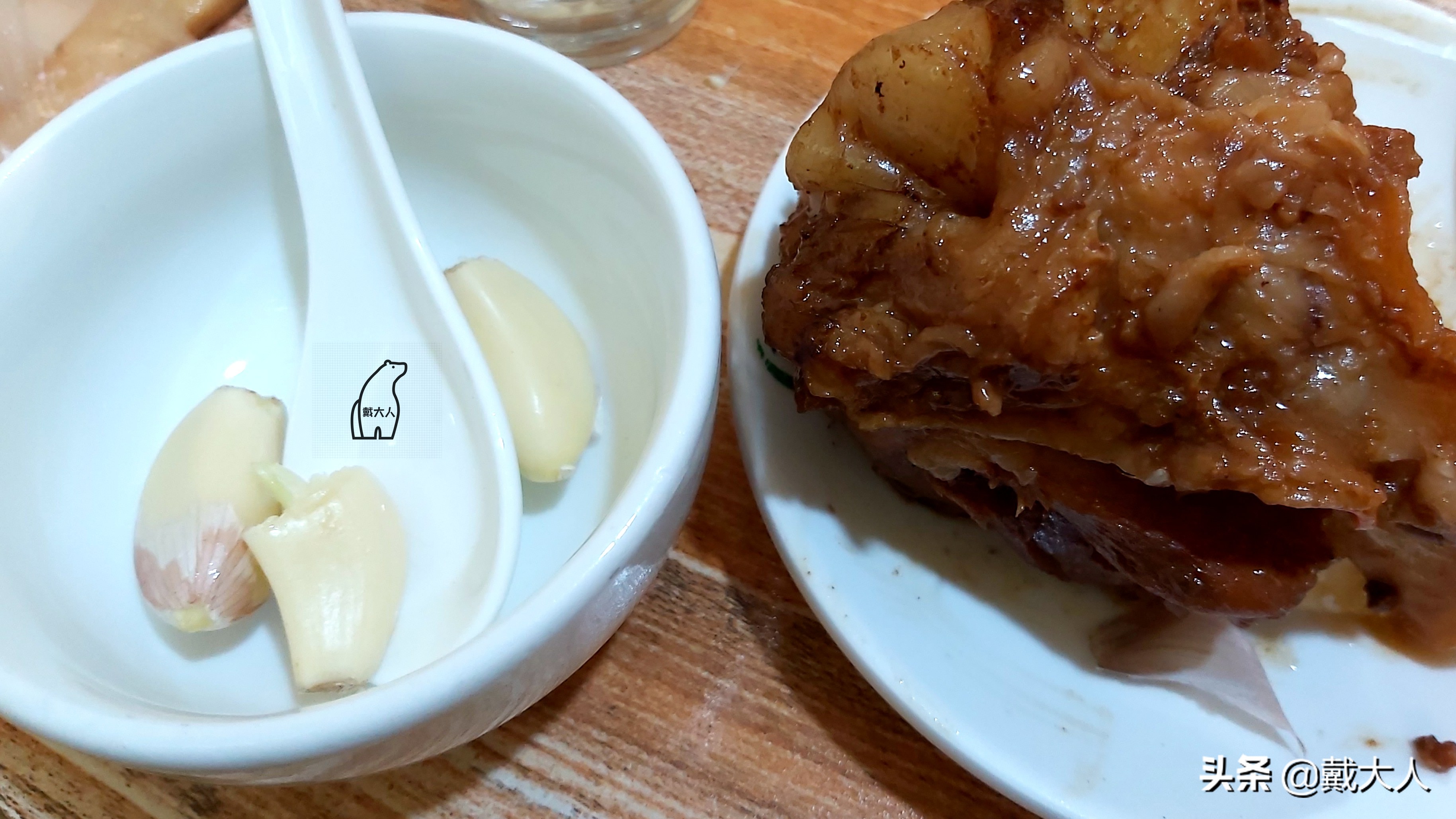 老戴我第一次吃到东北菜，原来机车工厂这条路才是真美食宝藏啊