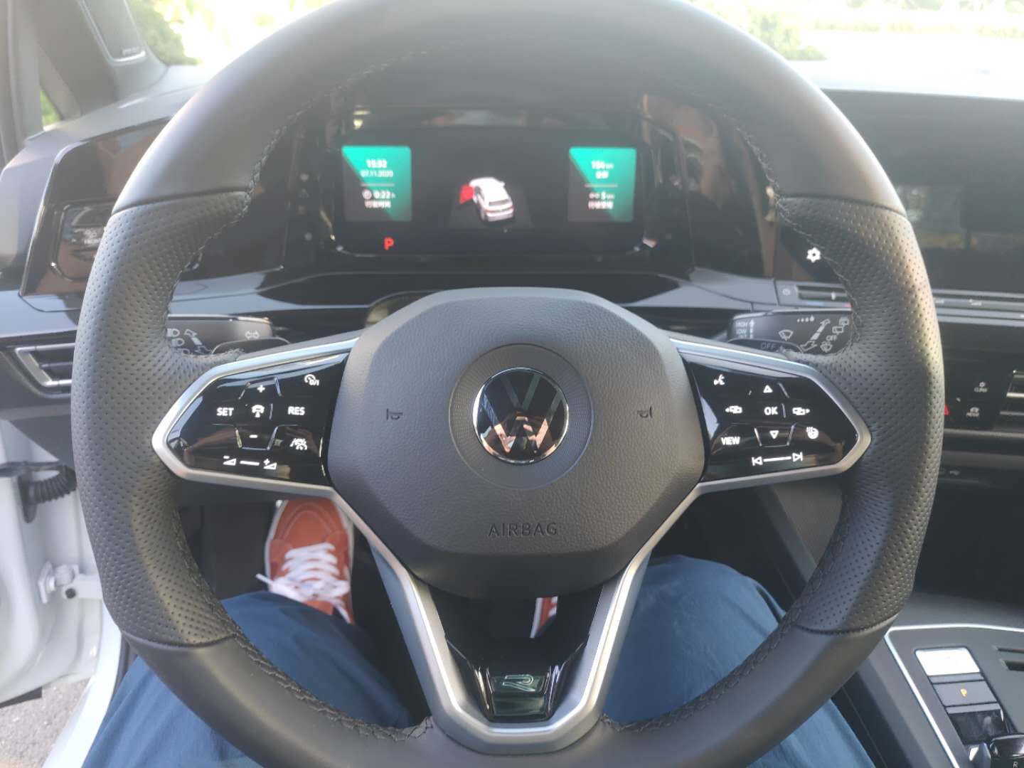 大众第八代高尔夫r-line,大众高尔夫新八代