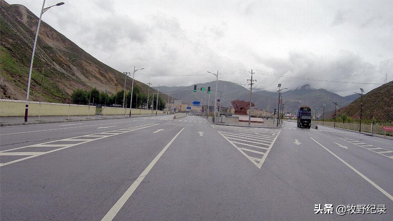 金沙江考察第四十六天寒冷雨夜巴塘乡小旅店一夜未眠到达玉树市