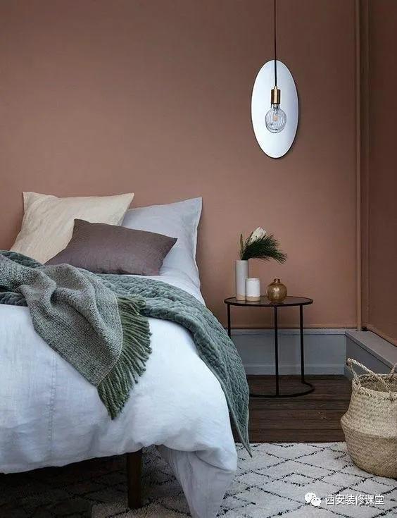 卧室放不下床头柜怎么办,卧室放不下床头柜6种形式搞定