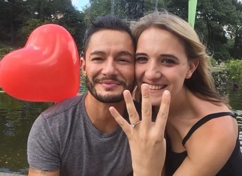 一对男女互换性别，一见钟情后生儿育女：有爱，性别有什么关系？