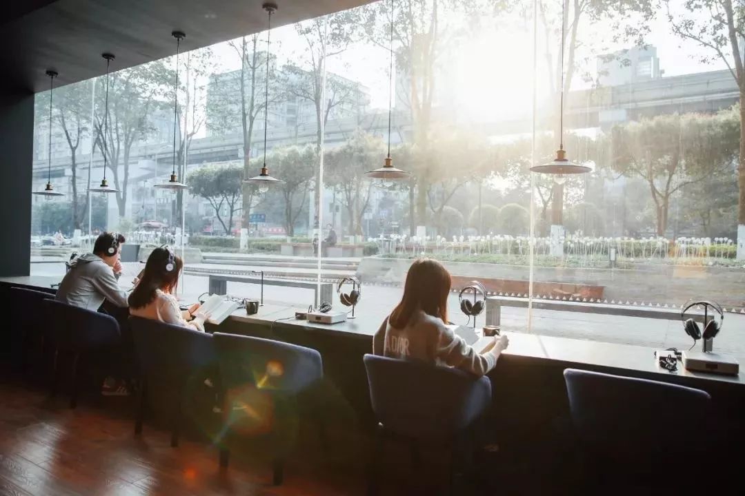 放弃一线城市年薪30万回老家,放弃30万年薪隐居深山