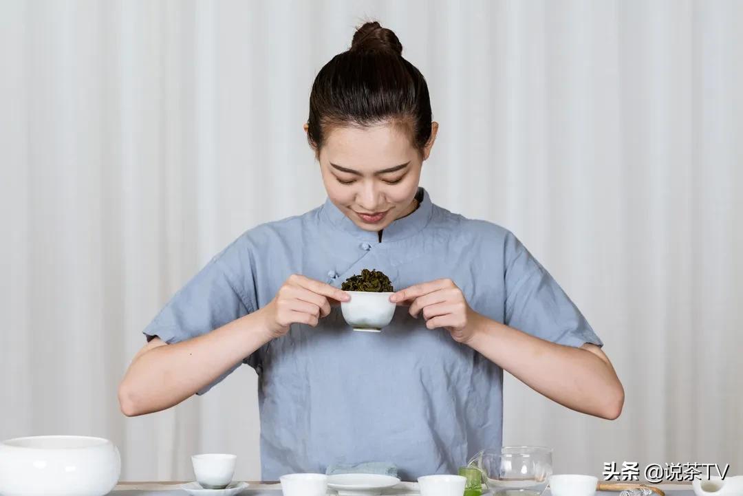 铁观音茶如何区分浓香型和清香型,新茶浓香型铁观音怎样冲泡口感好