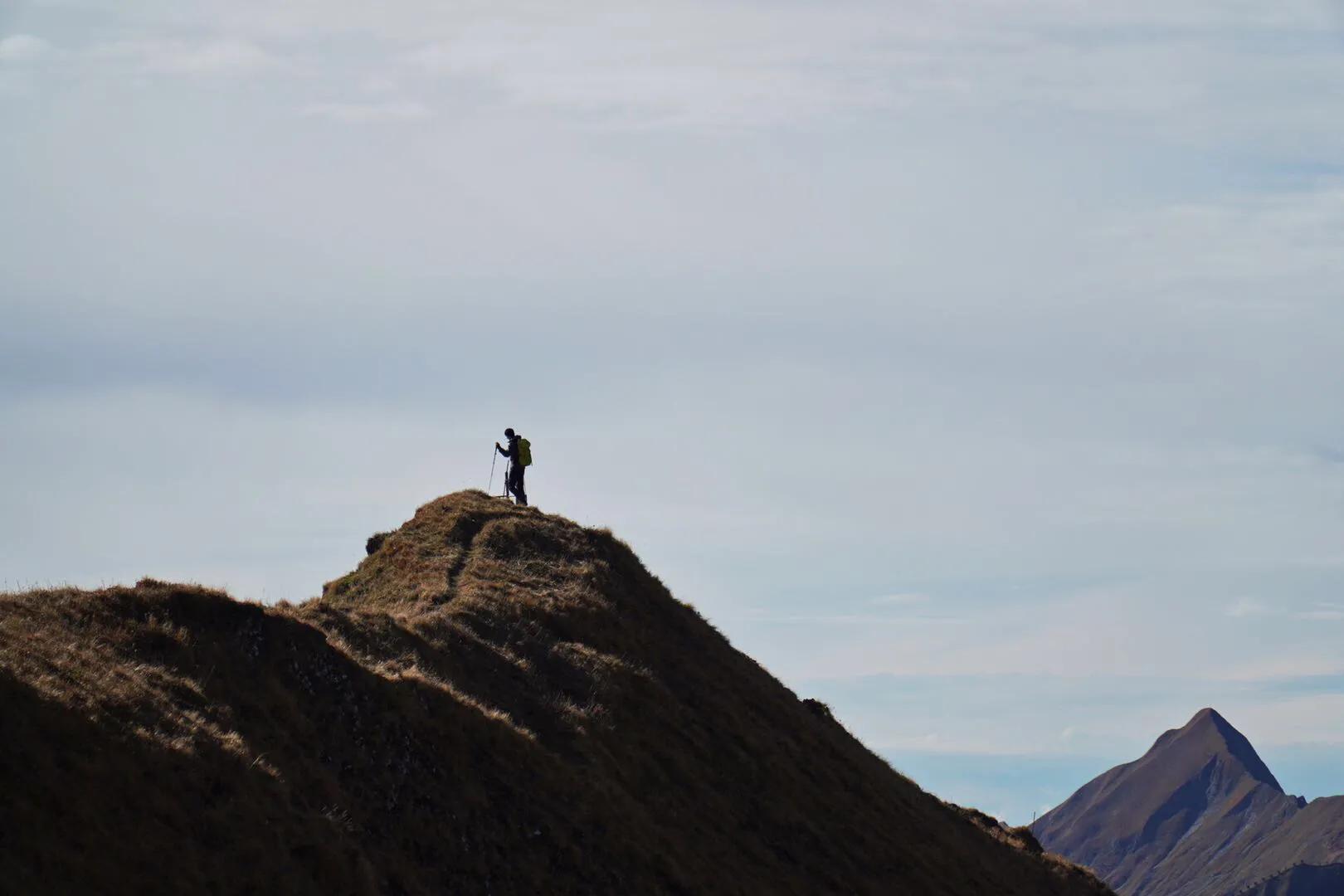 瑞士少女峰旅游详细攻略,四姑娘山徒步路线免费推荐