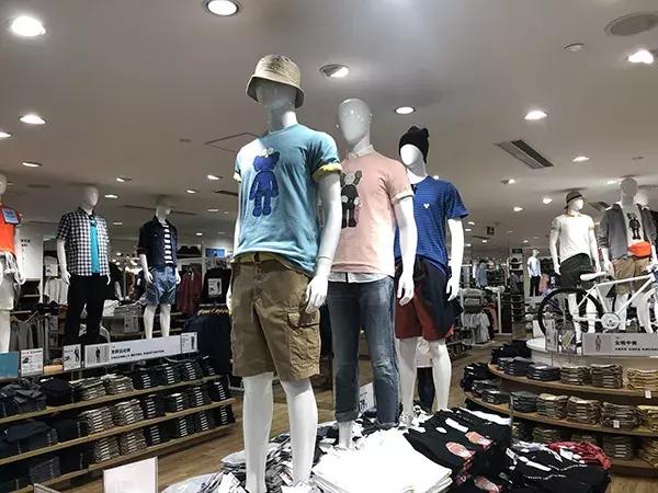 有几十件t恤多吗,3000一件t恤