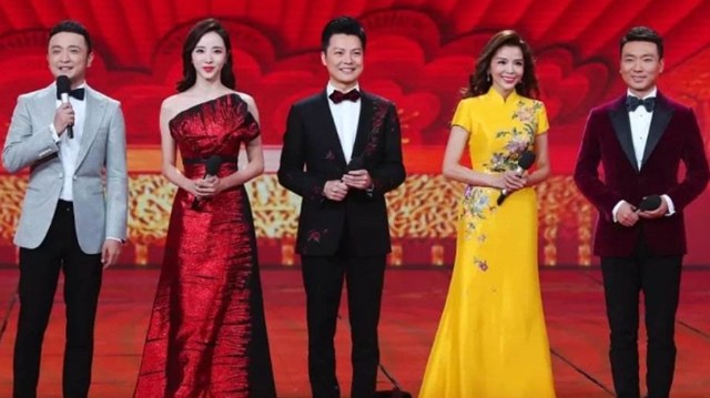 央视新闻主持人被爆料,央视曝光主播