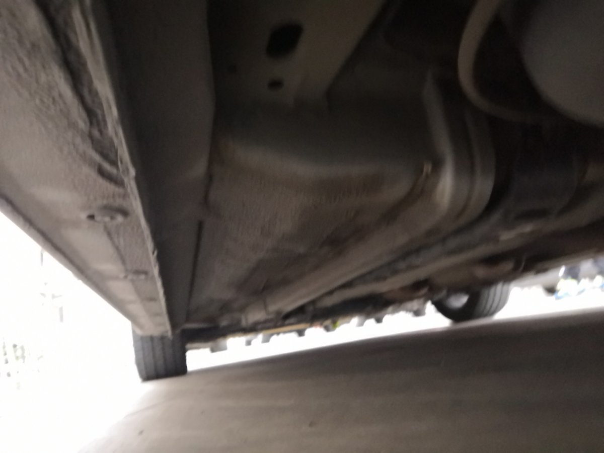 红色起亚k2怎么改装好看,12款起亚k2爆改