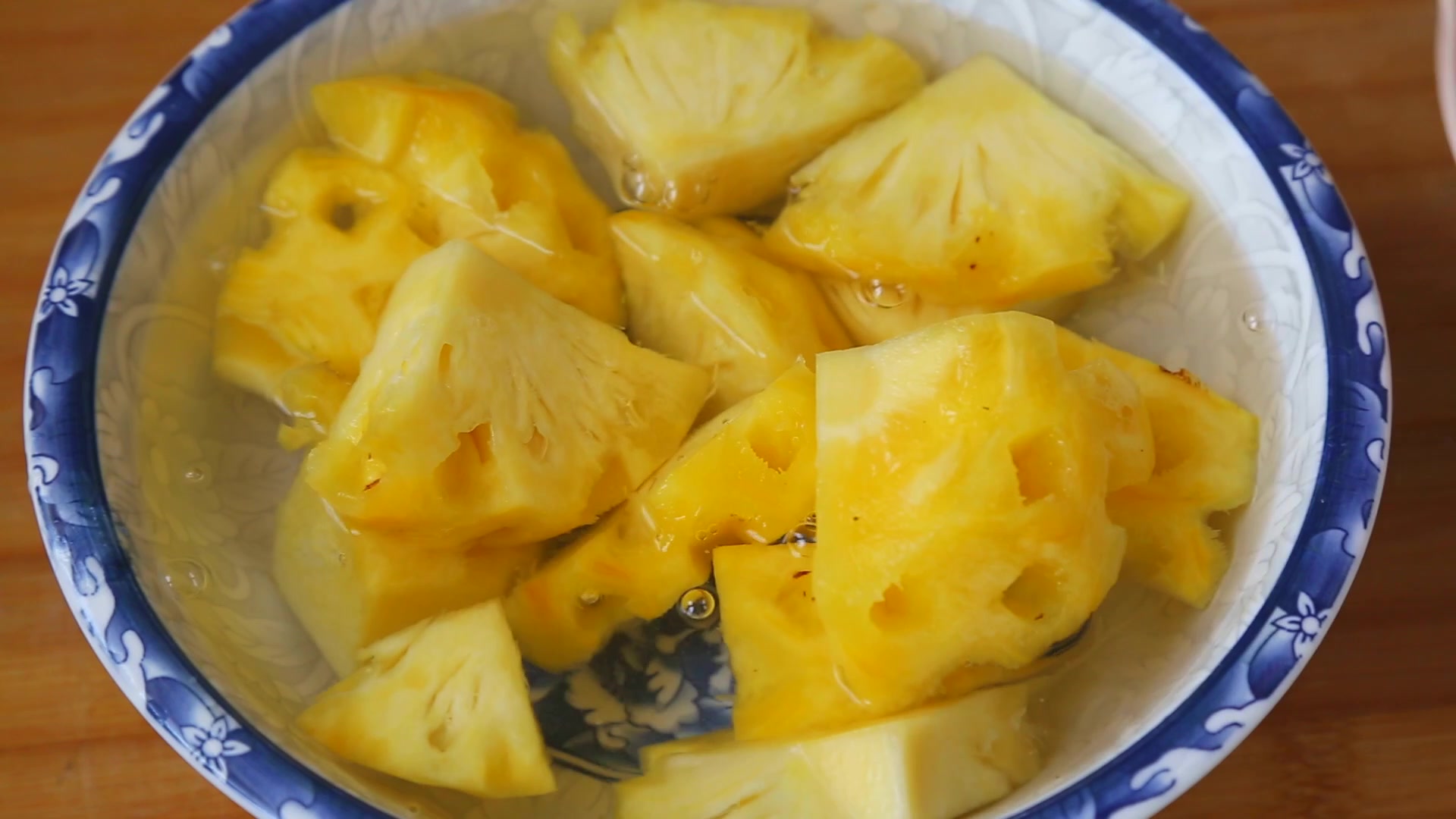 懒人快速削菠萝,如何快速削菠萝不浪费