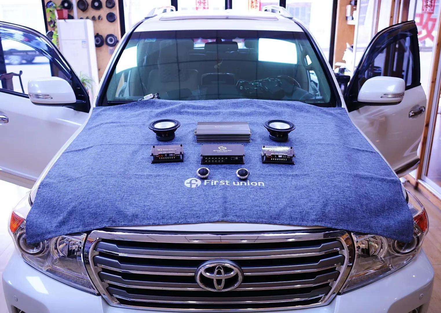 想听畅快饱满的人声?来看丰田酷路泽改装的这套音响系统