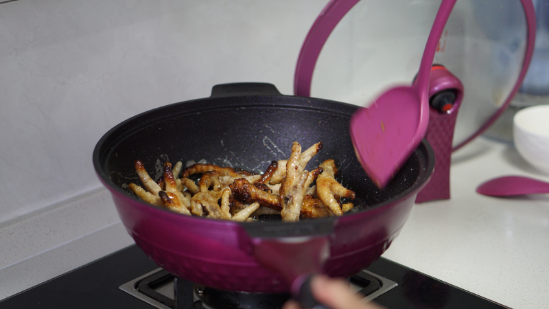 英国帝伯朗钛钻不粘锅,做一桌好菜,只需要这一口锅